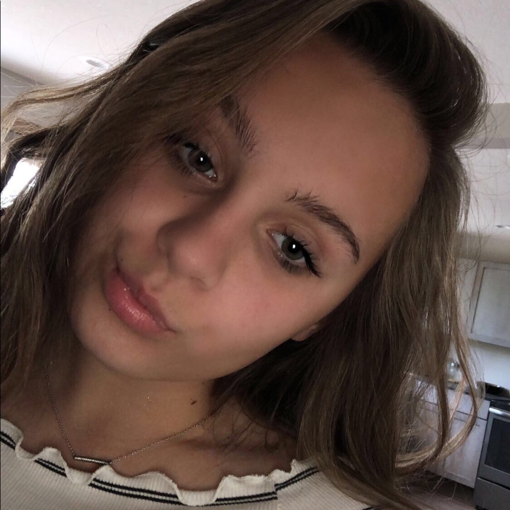 Meet your Posher, Emma
